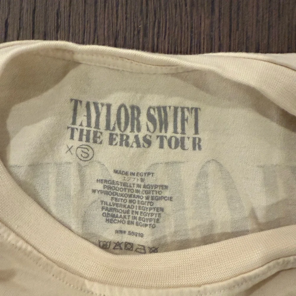 Taylor Swift Eras Tour Tee, brand new, purchased at concert - Picture 3 of 3